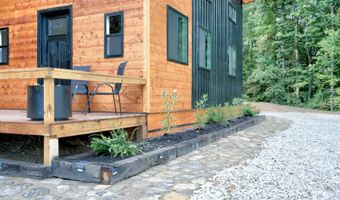 576 Pine Grove Rd, Beattyville, KY 41311