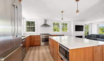 804 Mohegan Trl, Block Island, RI 02807