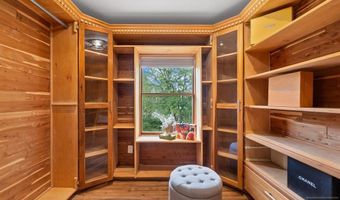 36 Deerfield St, Bergenfield, NJ 07621