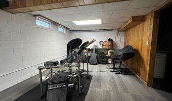 2682 Elmwood, Adrian, MI 49221