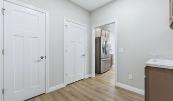 2002 Bogey Ct, Auburn, IN 46706