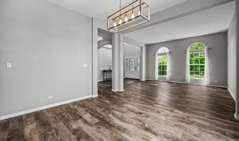 2317 Barrett Dr, Algonquin, IL 60102