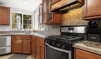 4919 G Loop Rd, Bow, WA 98232