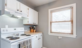 1042 Hartshorn St, Alliance, OH 44601