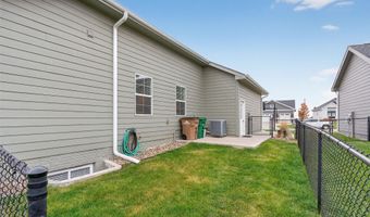 705 35th St SW, Altoona, IA 50009