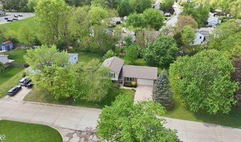 8768 Meadowridge Ln, Indianapolis, IN 46217