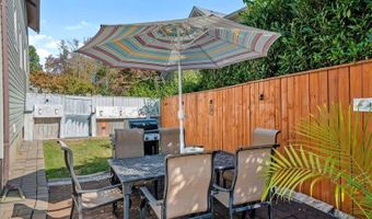 18 Ellice St, Bayonne, NJ 07035