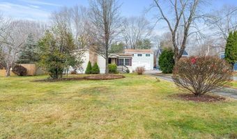 10 Maple Ct, Hopkinton, RI 02804