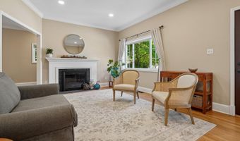 3536 N DICKERSON St, Arlington, VA 22207