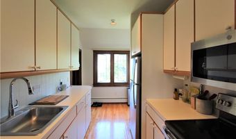 61 Ledge Rd J, Newport, RI 02840