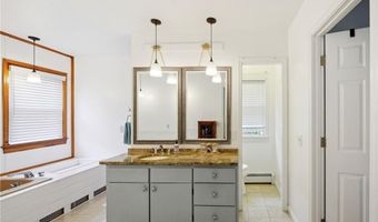 35 Anna Olivo Ct, Narragansett, RI 02882