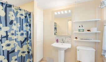 33 Bunker Hill Rd, Auburn, NH 03032