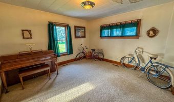 11936 150th St, Aredale, IA 50605