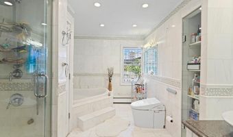 118 Grant Ave, Albertson, NY 11507