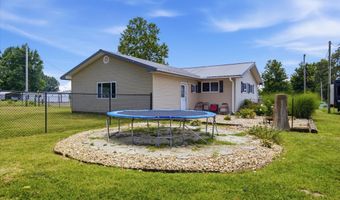 1225 E Church St, Aurora, MO 65605