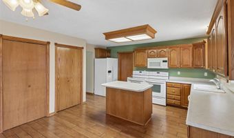 708 13th St SW, Altoona, IA 50009