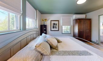 75 Court St, Belfast, ME 04915