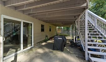 37 Carriage Rd, Cranston, RI 02920