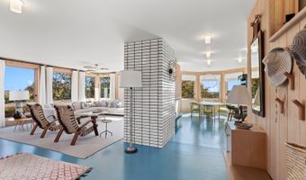 515 State Rd, Aquinnah, MA 02535