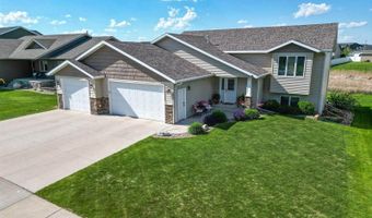 502 Granite Dr, Bismarck, ND 58503