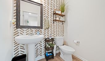 48 Farragut Ave, Barnegat, NJ 08005