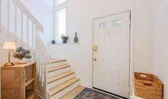 87 Nipmuc Trl B, North Providence, RI 02904