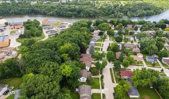 58 CRESTVIEW Dr, Appleton, WI 54915