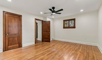 1006 26TH St S, Arlington, VA 22202