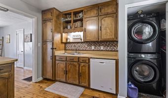 429 OAK Ln, Anniston, AL 36206
