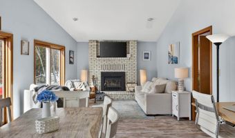 87 Maple Ridge Dr, Monmouth, ME 04259