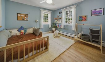 32 Fox Den Rd, Avon, CT 06001