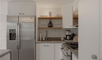 59 Houston Ave, Newport, RI 02840