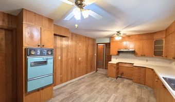 1326 S C St, Arkansas City, KS 67005