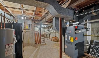 26 Thomas St, Charlestown, RI 02813
