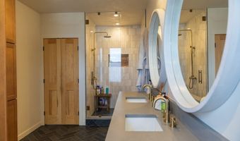 18 Waverly Rd, Branford, CT 06405