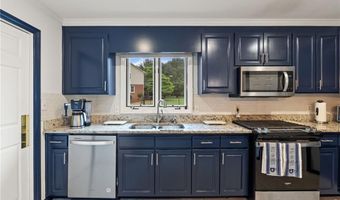 211 Hidden Creek Dr, Advance, NC 27006