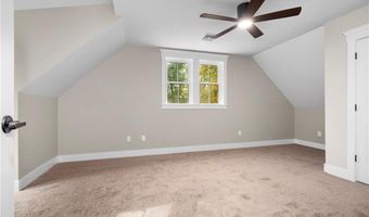 369 Huntinghouse Rd, Glocester, RI 02857