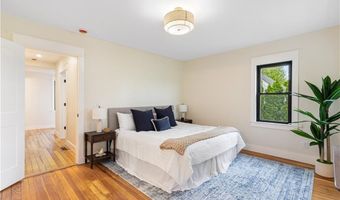 540 Middle Hwy, Barrington, RI 02806