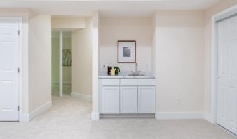 7009 PERSIMMON TREE Rd, Bethesda, MD 20817