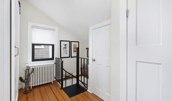 29 Bacheller St, Newport, RI 02840