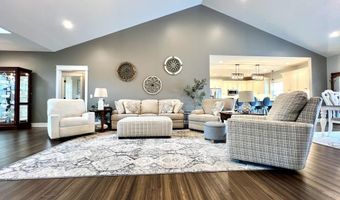 805 Spyglass Hill Dr, Bedford, IN 47421