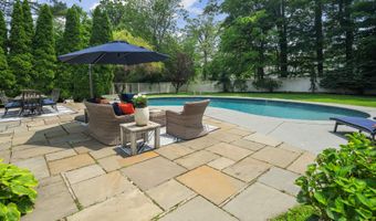 10 Duffys Ln, Darien, CT 06820