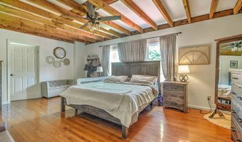 22643 Twin Oaks Rd, Abingdon, VA 24211