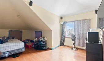 189 Smith St, Cranston, RI 02905