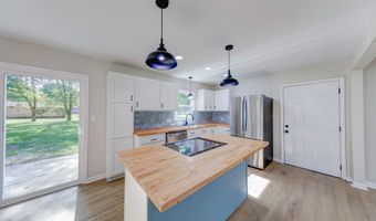 227 Poplar Grove Dr, Avon, IN 46123