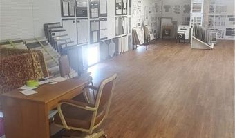 636 N Main St, Ottawa, KS 66067