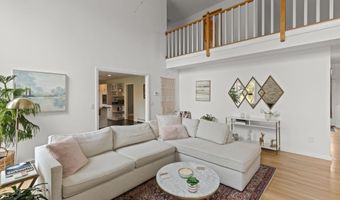 4 Canterbury Ln, Bourne, MA 02532
