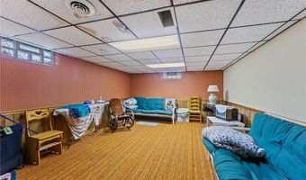 3456 Briarwood Ln, Austintown, OH 44511