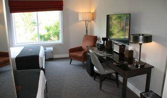 2 Chamonix Dr 402, Alloway, NJ 07462