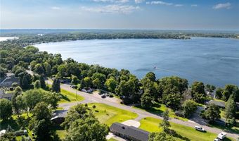 1214 S Darling Dr NW, Alexandria, MN 56308